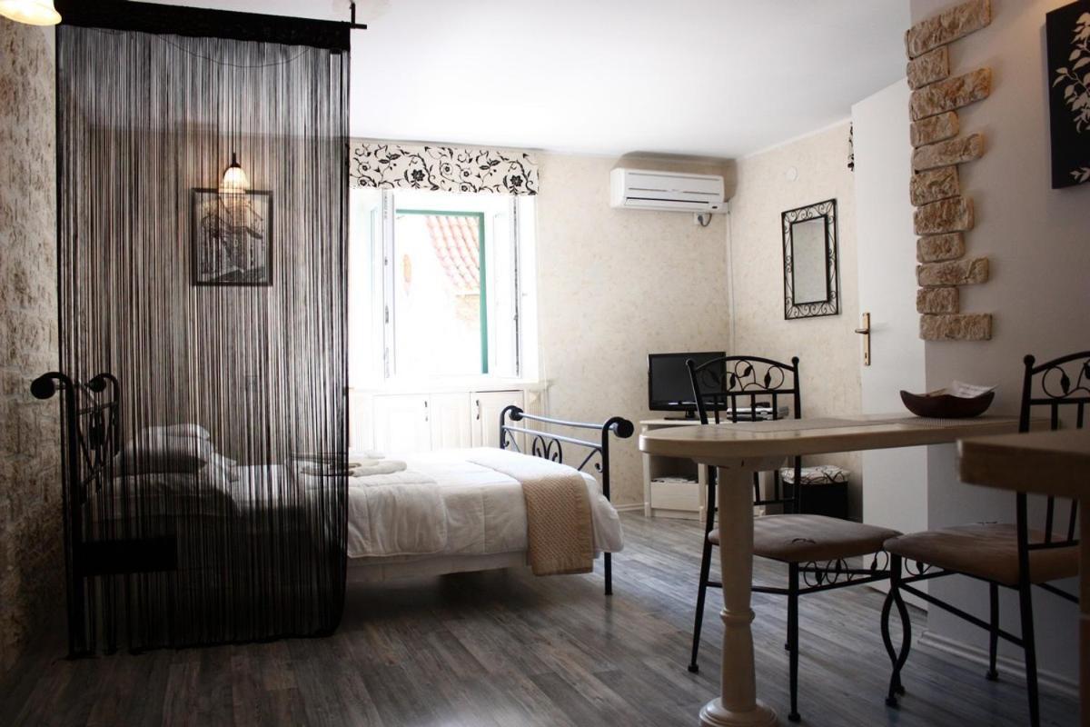 Old Town Apartment Šibenik Oda fotoğraf